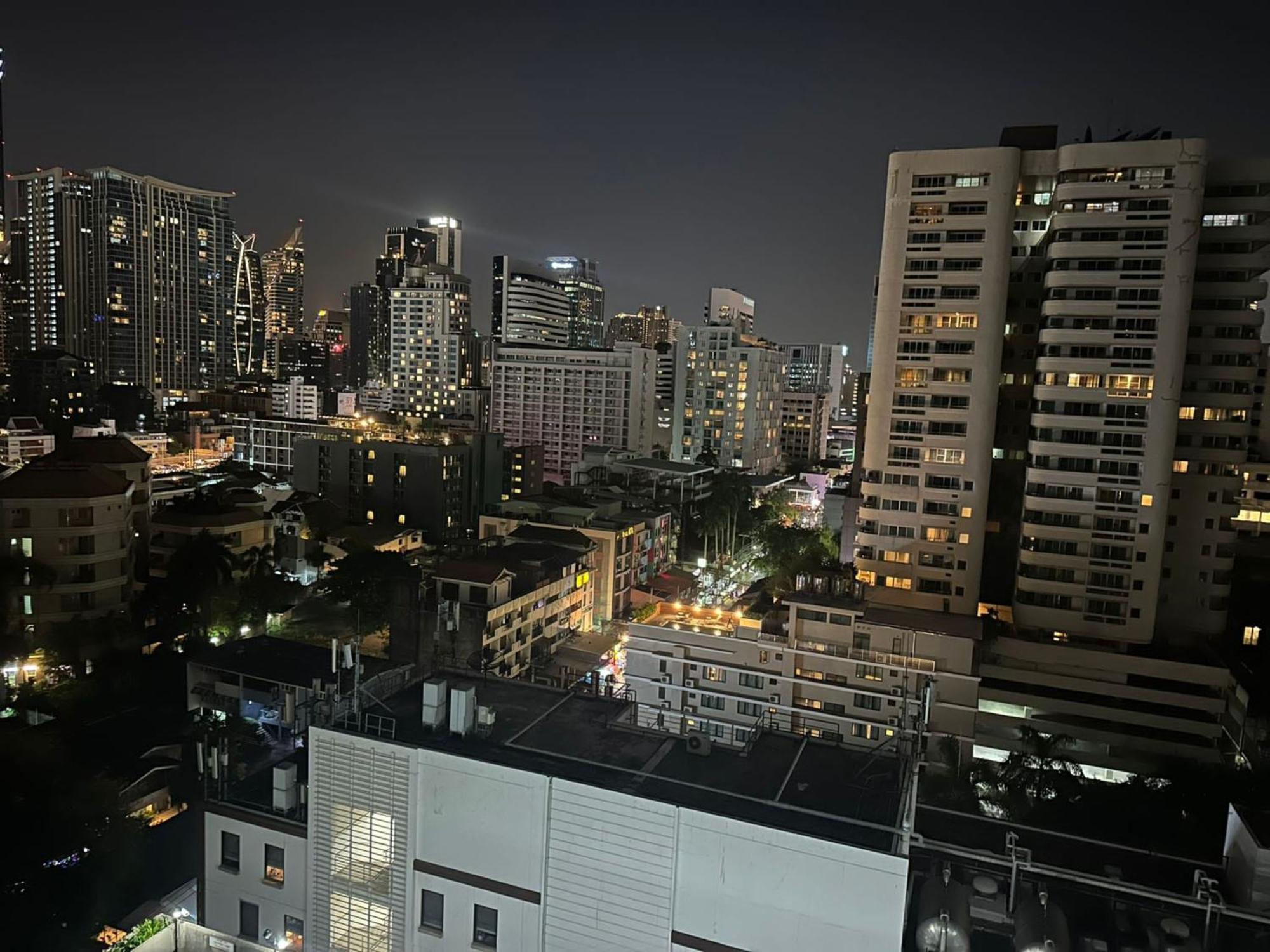 Fully Furnished Omni Tower Apartments Nana - Sukhumvit Soi 4 Bangkok Luaran gambar