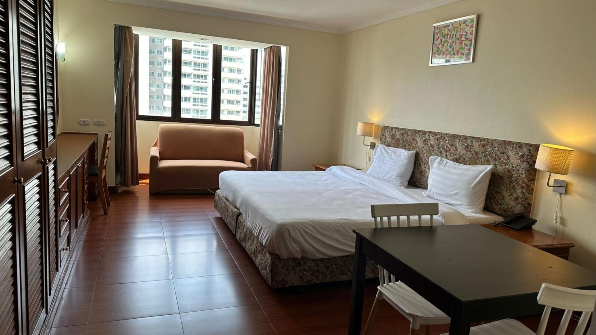 Fully Furnished Omni Tower Apartments Nana - Sukhumvit Soi 4 Bangkok Luaran gambar