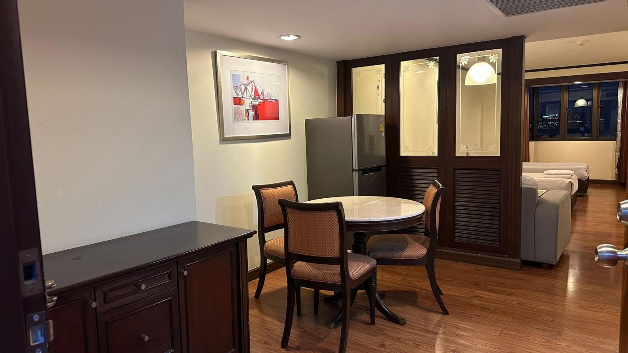 Fully Furnished Omni Tower Apartments Nana - Sukhumvit Soi 4 Bangkok Luaran gambar