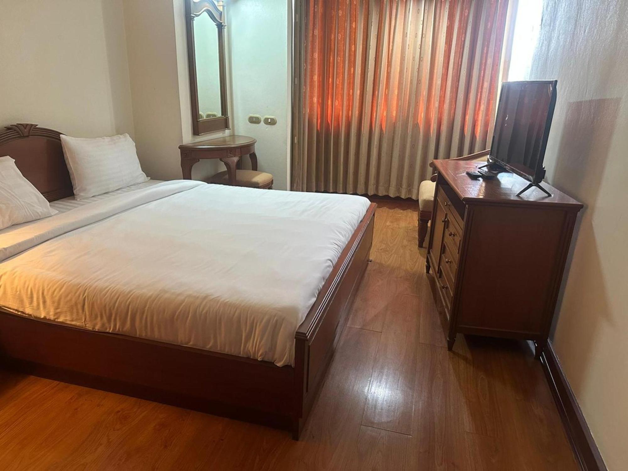 Fully Furnished Omni Tower Apartments Nana - Sukhumvit Soi 4 Bangkok Luaran gambar