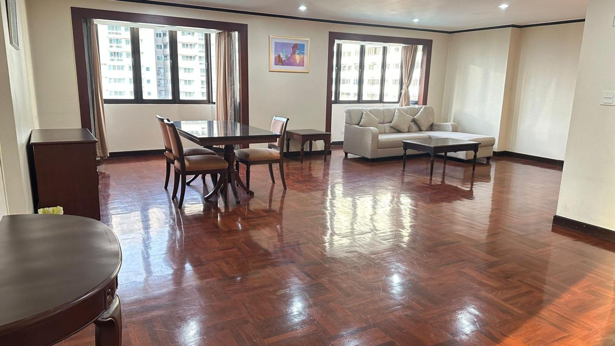 Fully Furnished Omni Tower Apartments Nana - Sukhumvit Soi 4 Bangkok Luaran gambar