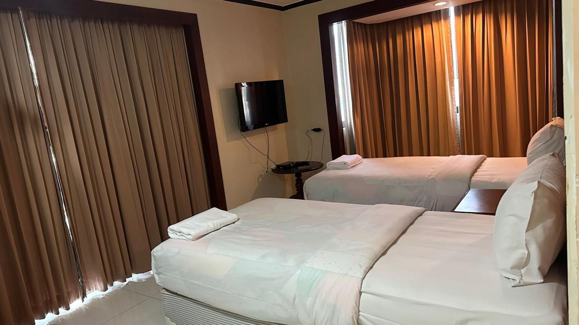 Fully Furnished Omni Tower Apartments Nana - Sukhumvit Soi 4 Bangkok Luaran gambar