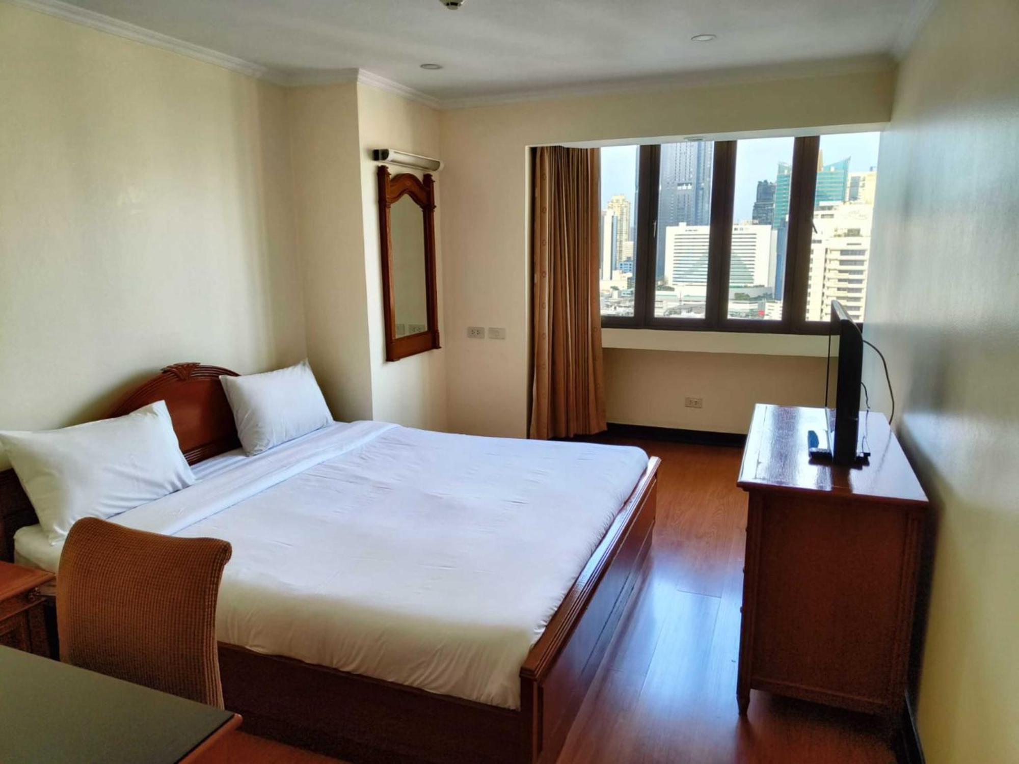 Fully Furnished Omni Tower Apartments Nana - Sukhumvit Soi 4 Bangkok Luaran gambar