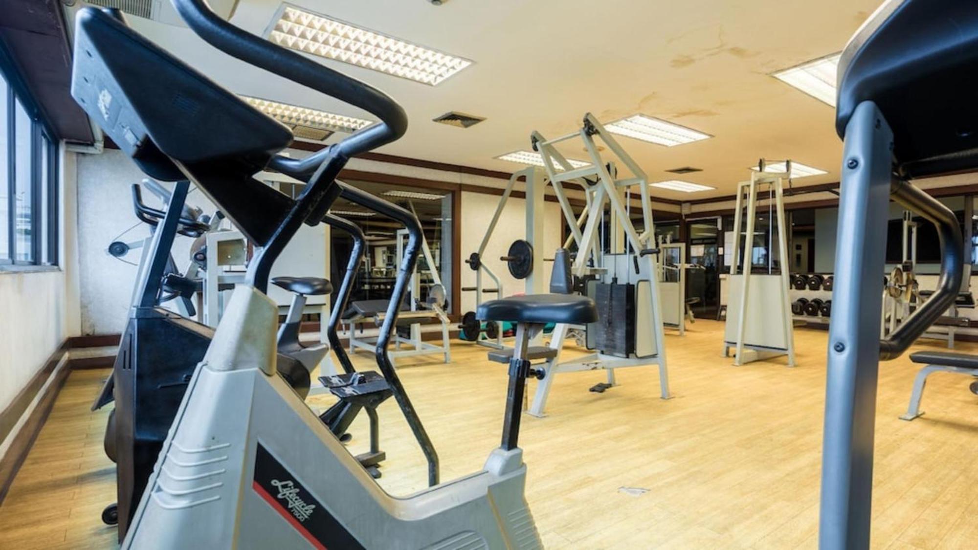 Fully Furnished Omni Tower Apartments Nana - Sukhumvit Soi 4 Bangkok Luaran gambar