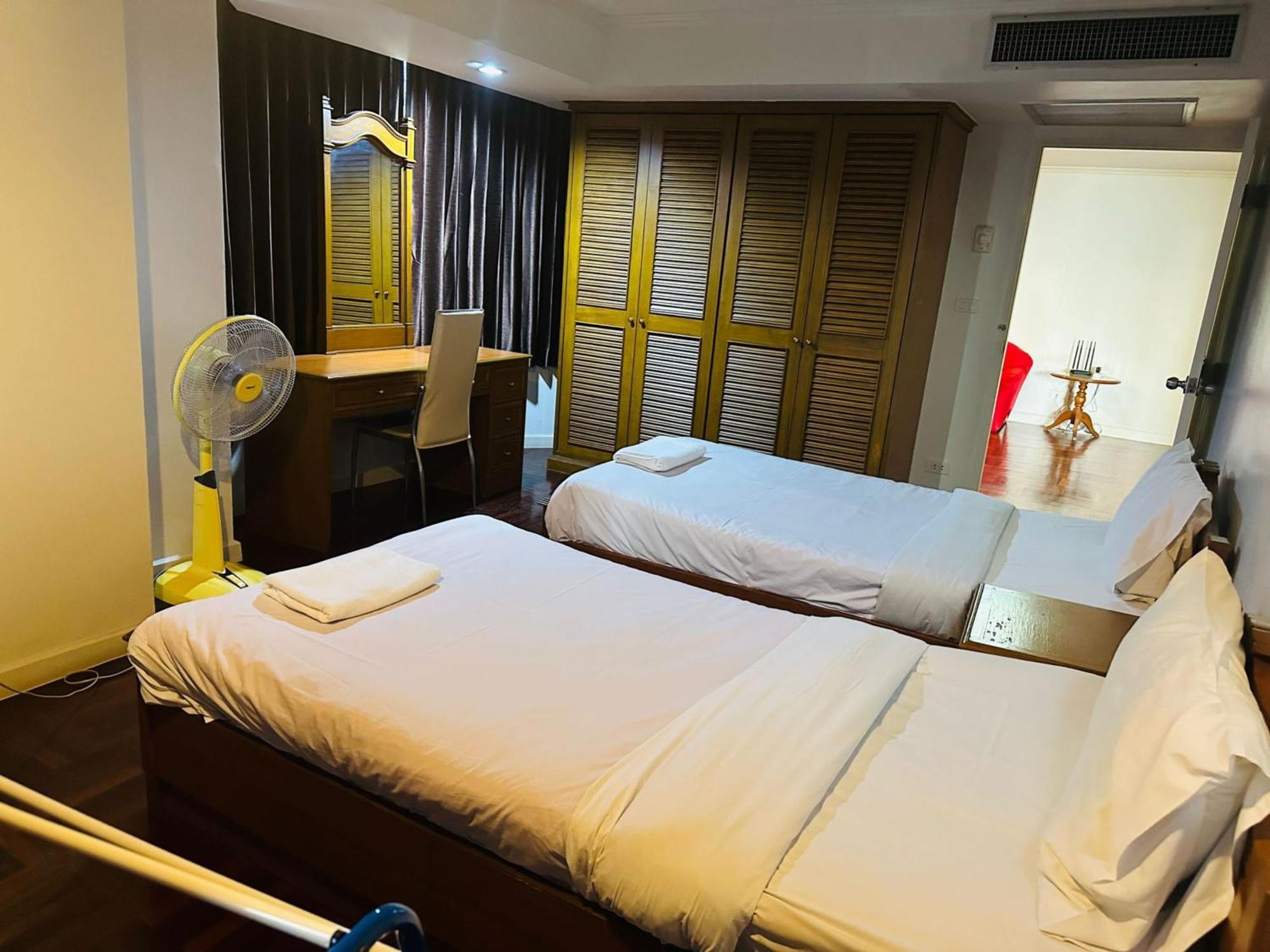 Fully Furnished Omni Tower Apartments Nana - Sukhumvit Soi 4 Bangkok Luaran gambar