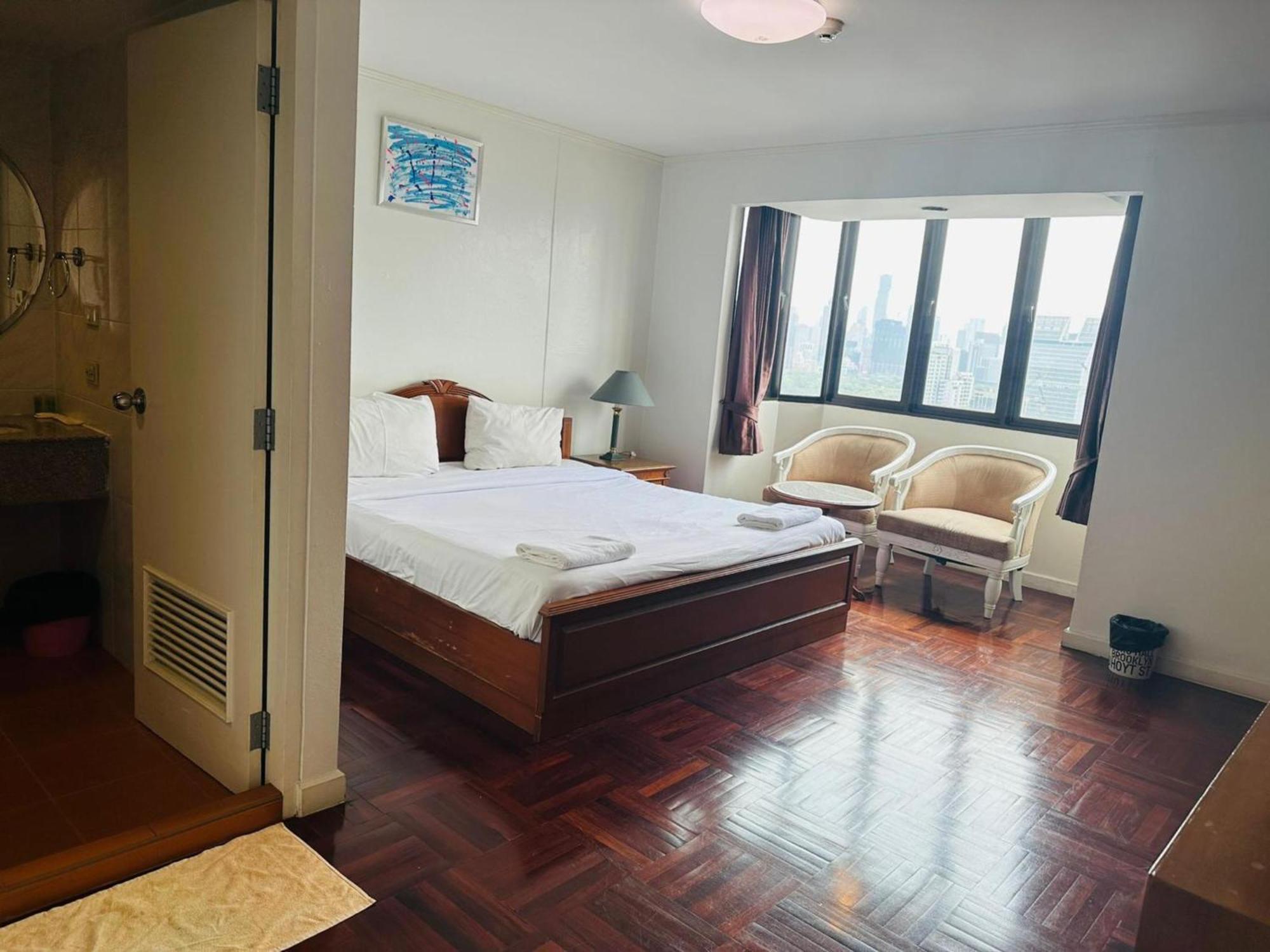 Fully Furnished Omni Tower Apartments Nana - Sukhumvit Soi 4 Bangkok Luaran gambar