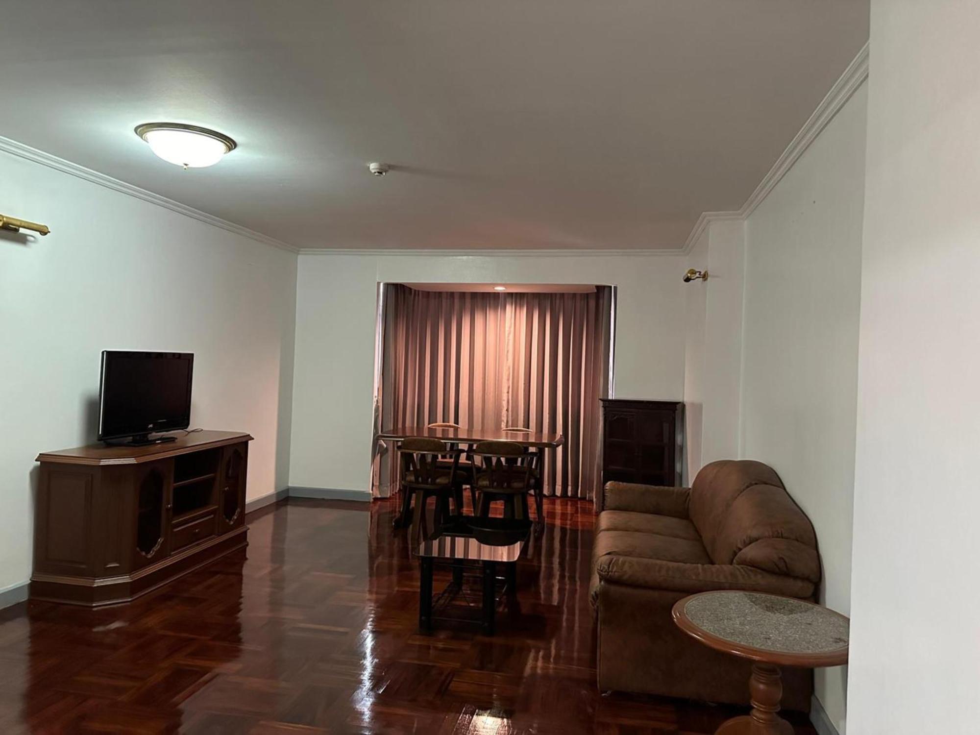 Fully Furnished Omni Tower Apartments Nana - Sukhumvit Soi 4 Bangkok Luaran gambar