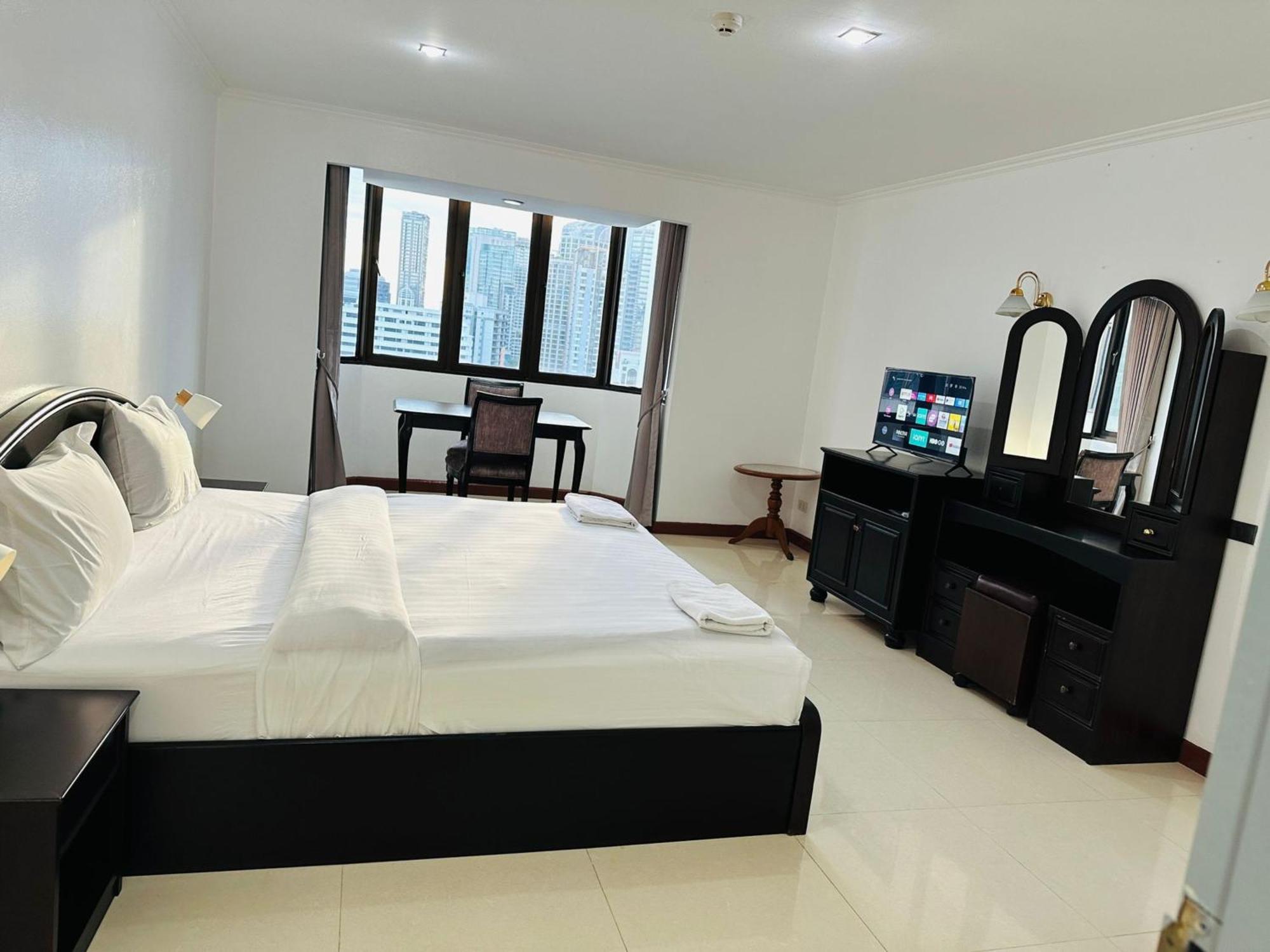 Fully Furnished Omni Tower Apartments Nana - Sukhumvit Soi 4 Bangkok Luaran gambar