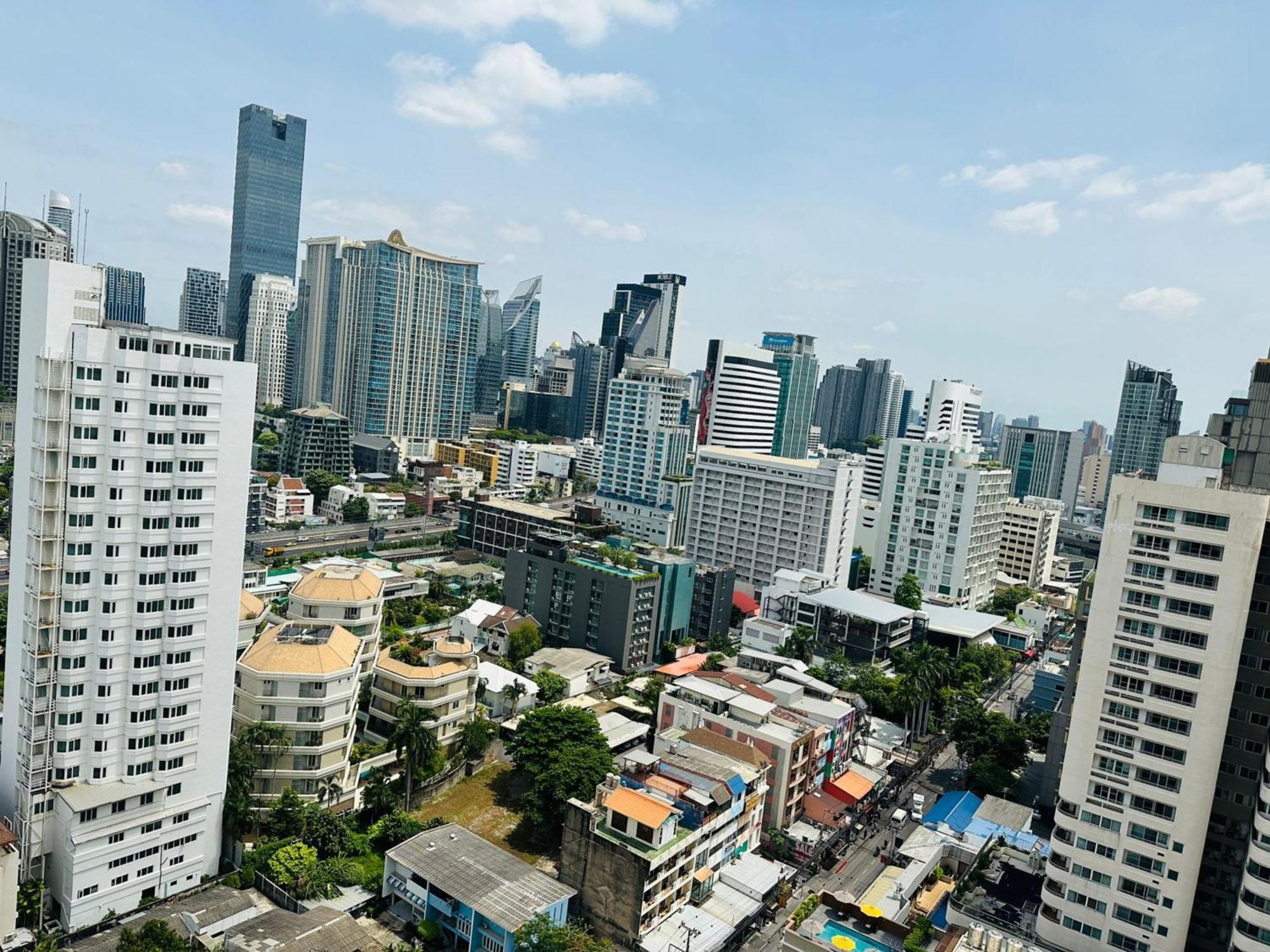 Fully Furnished Omni Tower Apartments Nana - Sukhumvit Soi 4 Bangkok Luaran gambar