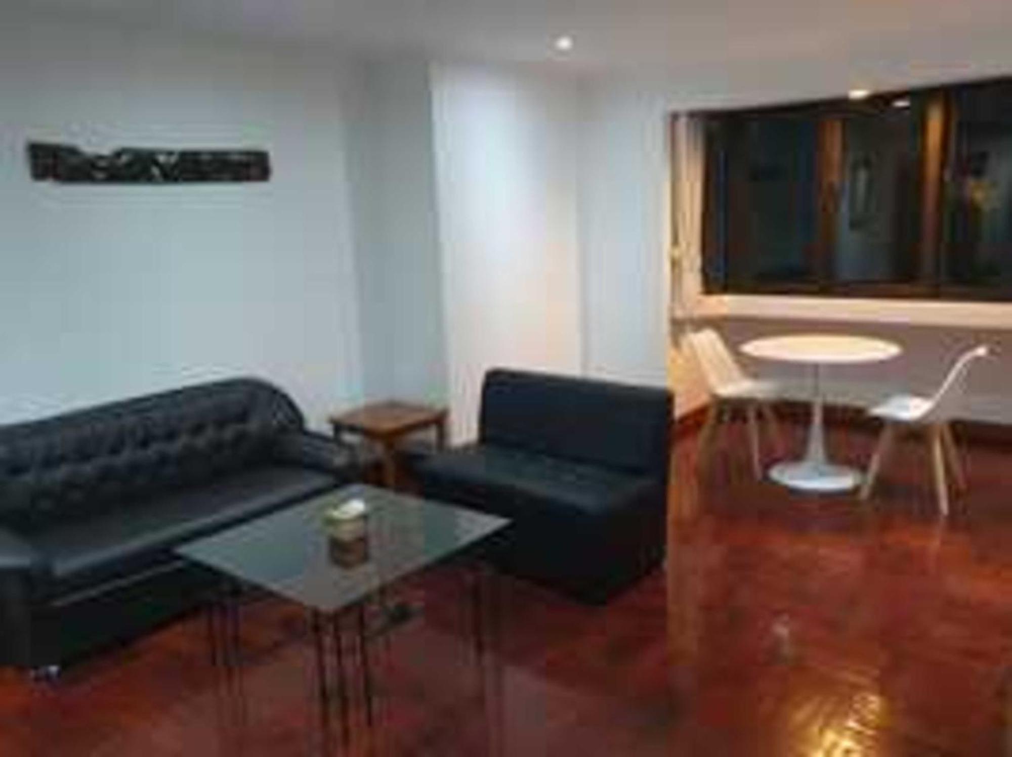 Fully Furnished Omni Tower Apartments Nana - Sukhumvit Soi 4 Bangkok Luaran gambar
