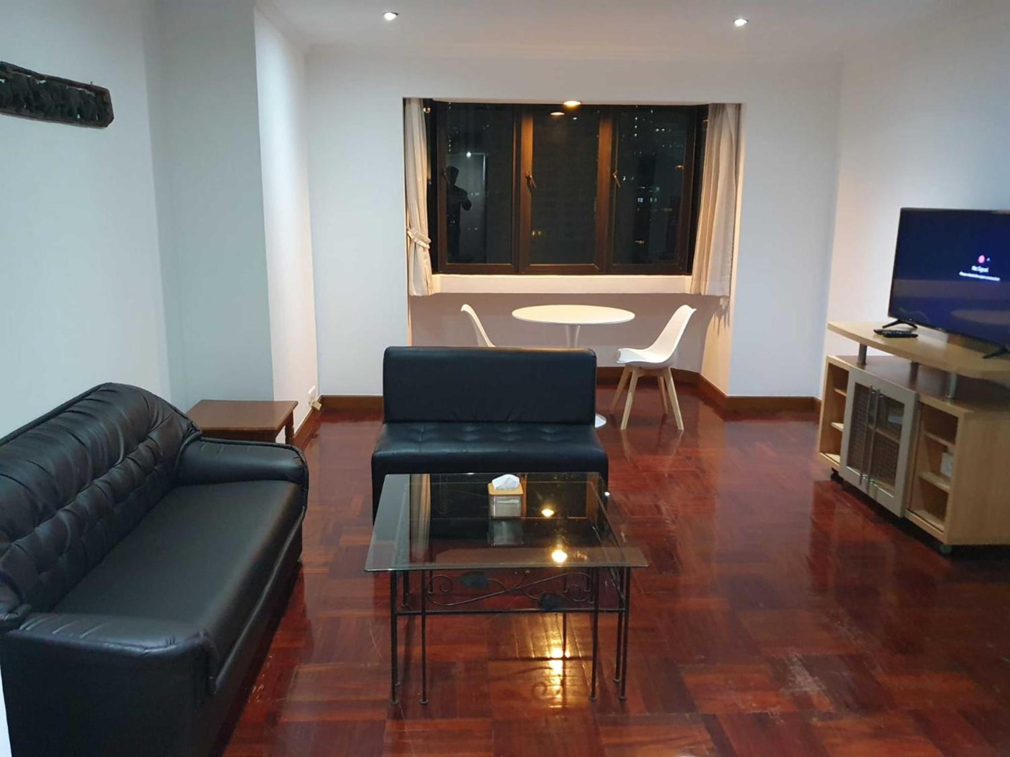 Fully Furnished Omni Tower Apartments Nana - Sukhumvit Soi 4 Bangkok Luaran gambar