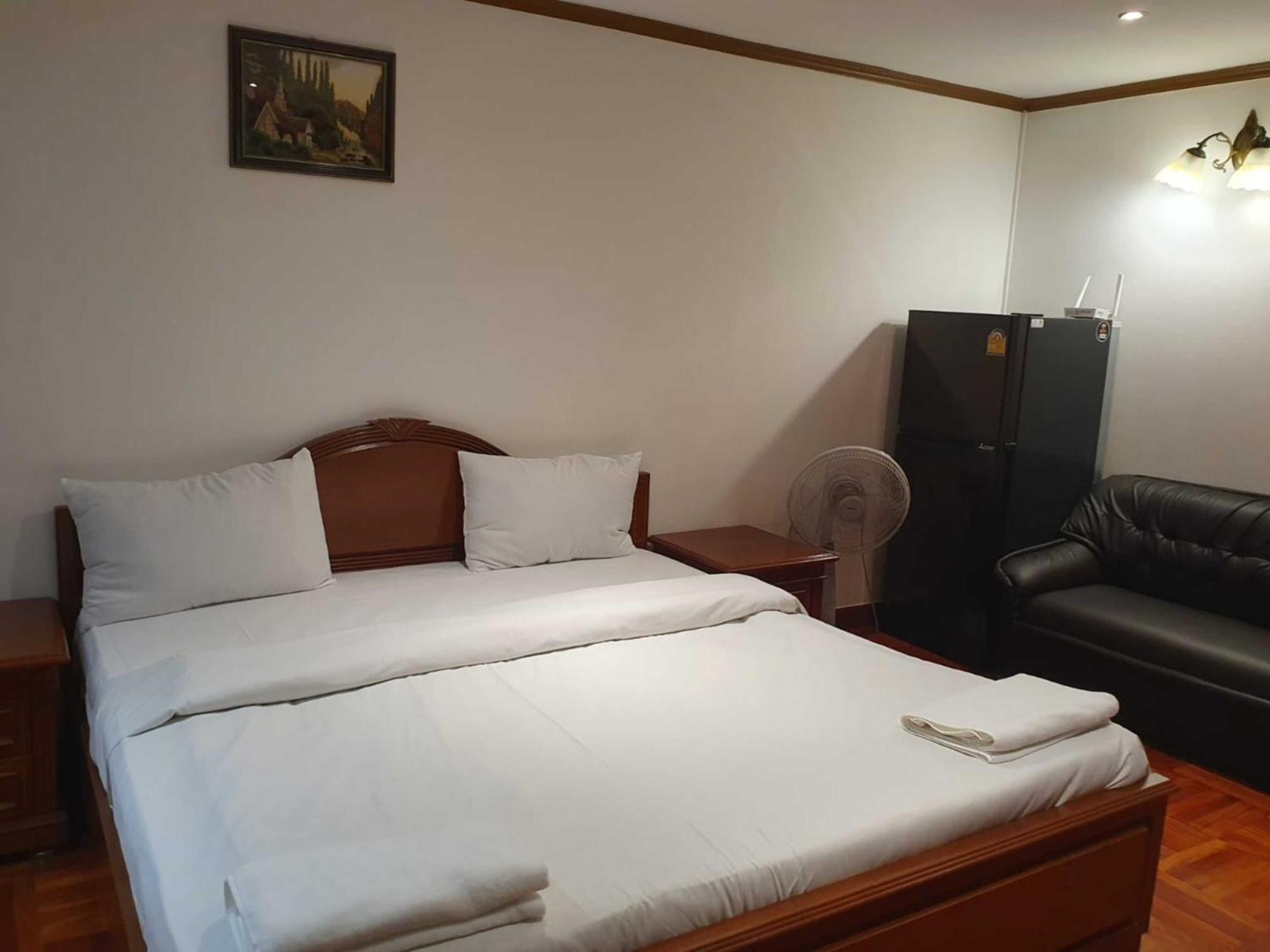 Fully Furnished Omni Tower Apartments Nana - Sukhumvit Soi 4 Bangkok Luaran gambar