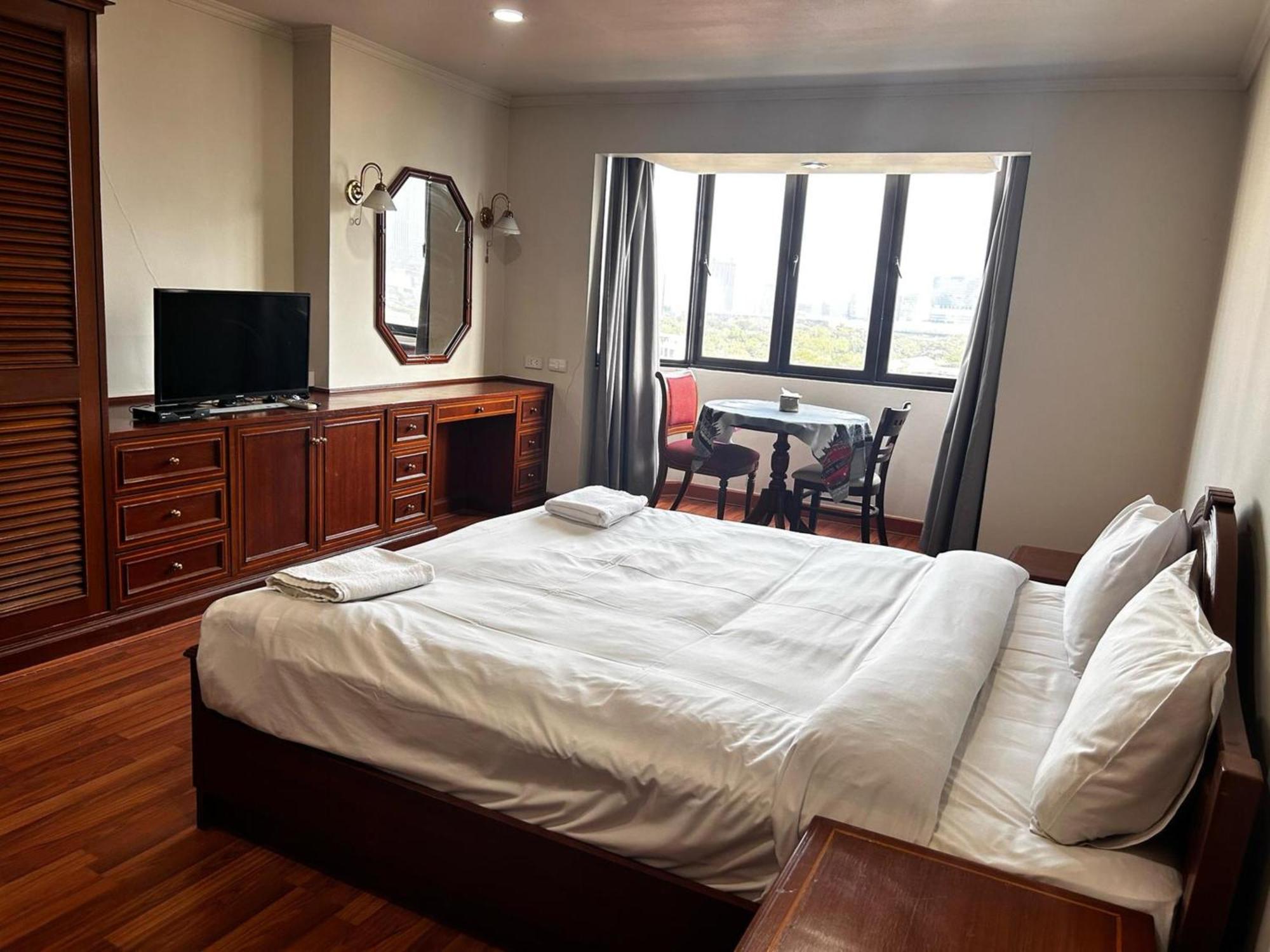 Fully Furnished Omni Tower Apartments Nana - Sukhumvit Soi 4 Bangkok Luaran gambar